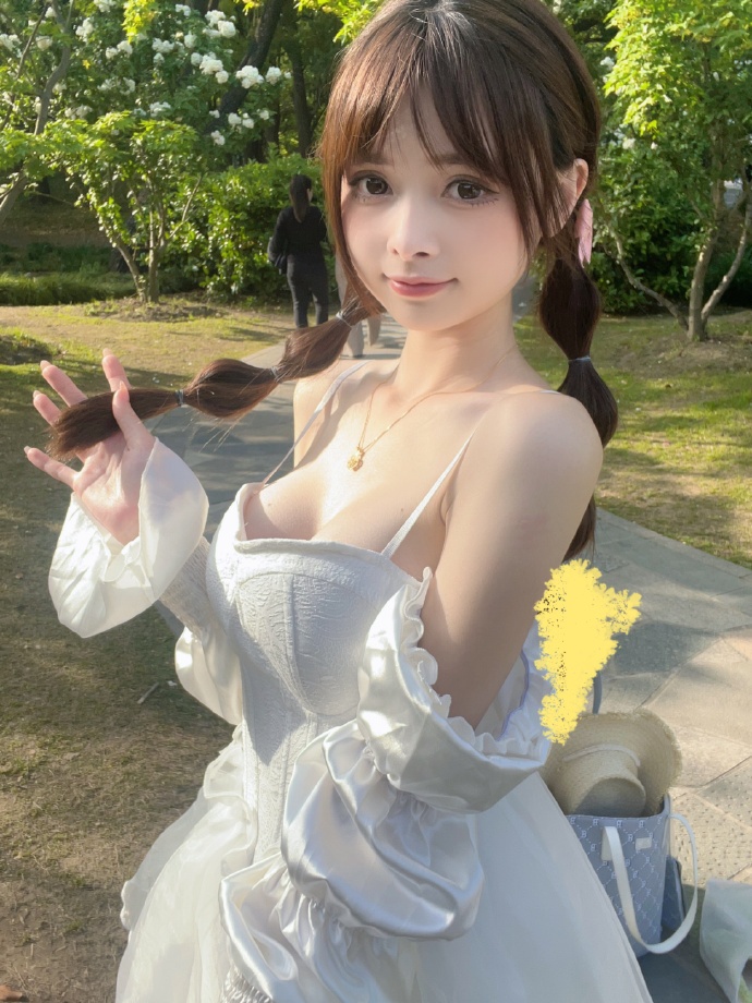 沿阶草 封面